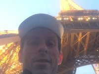 Tour Eiffel Vertical Race, en 10mn50s J. 279m de D+, 1600 marches…