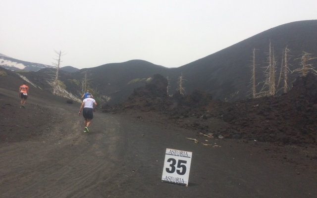 Vertical ETNA, de la mer au volcan, 43km, jusque 3.000m d altitude.